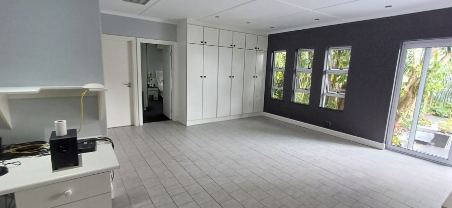 5 Bedroom Property for Sale in Nahoon Valley Park Eastern Cape